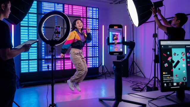 茄子视频短传媒创作中心